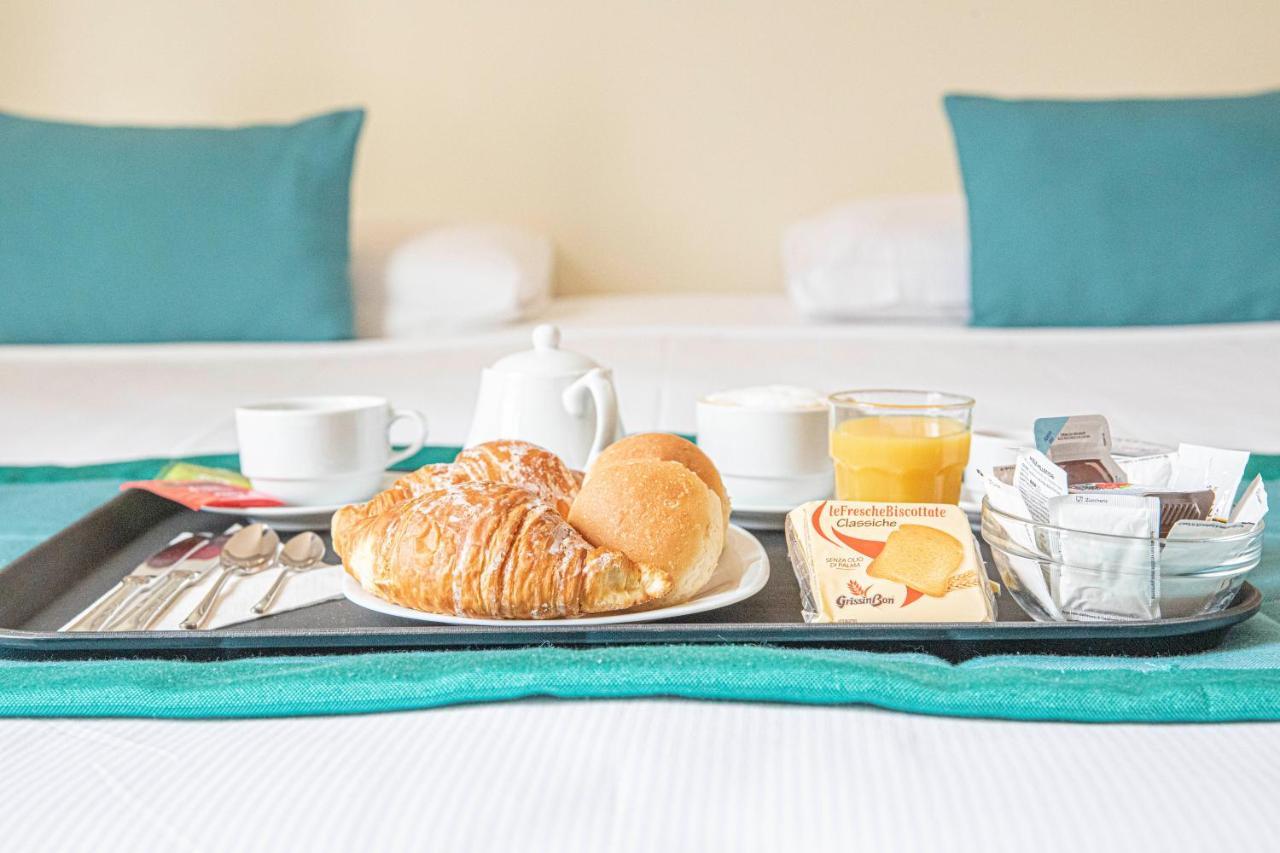 เรซิเดนซา กาสเตรนเซ Bed & Breakfast โรม ภายนอก รูปภาพ