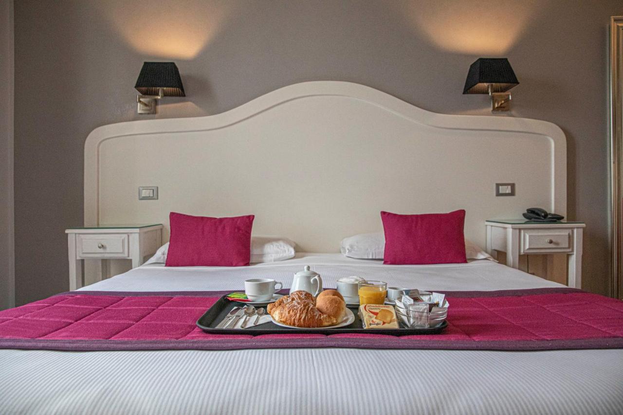 เรซิเดนซา กาสเตรนเซ Bed & Breakfast โรม ภายนอก รูปภาพ