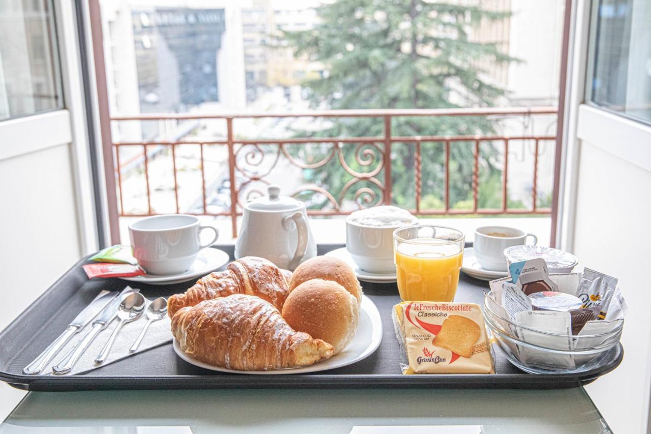 เรซิเดนซา กาสเตรนเซ Bed & Breakfast โรม ภายนอก รูปภาพ